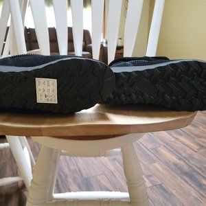 Bearpaw black boots